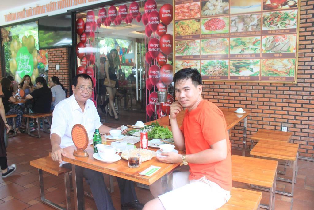 Ngoi Nha Xanh Hotel Da Nang Exterior foto